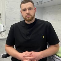 Трифонов Дмитрий Олегович, врач-стоматолог-хирург